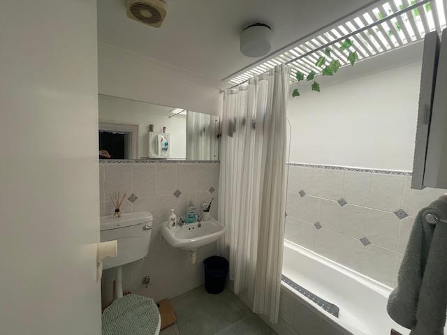 To Let 2 Bedroom Property for Rent in Green Point Western Cape